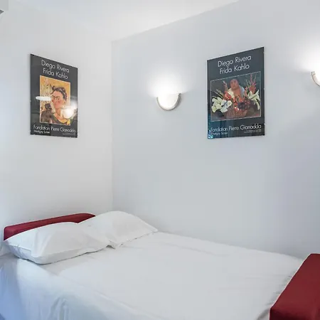 One Bedroom Close To The Center Of Daire *
