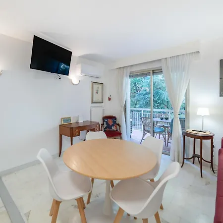 One Bedroom Close To The Center Of * Cannes