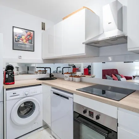 One Bedroom Close To The Center Of